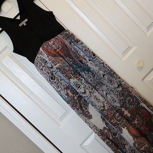 2/$20 Beautiful Maxi dress